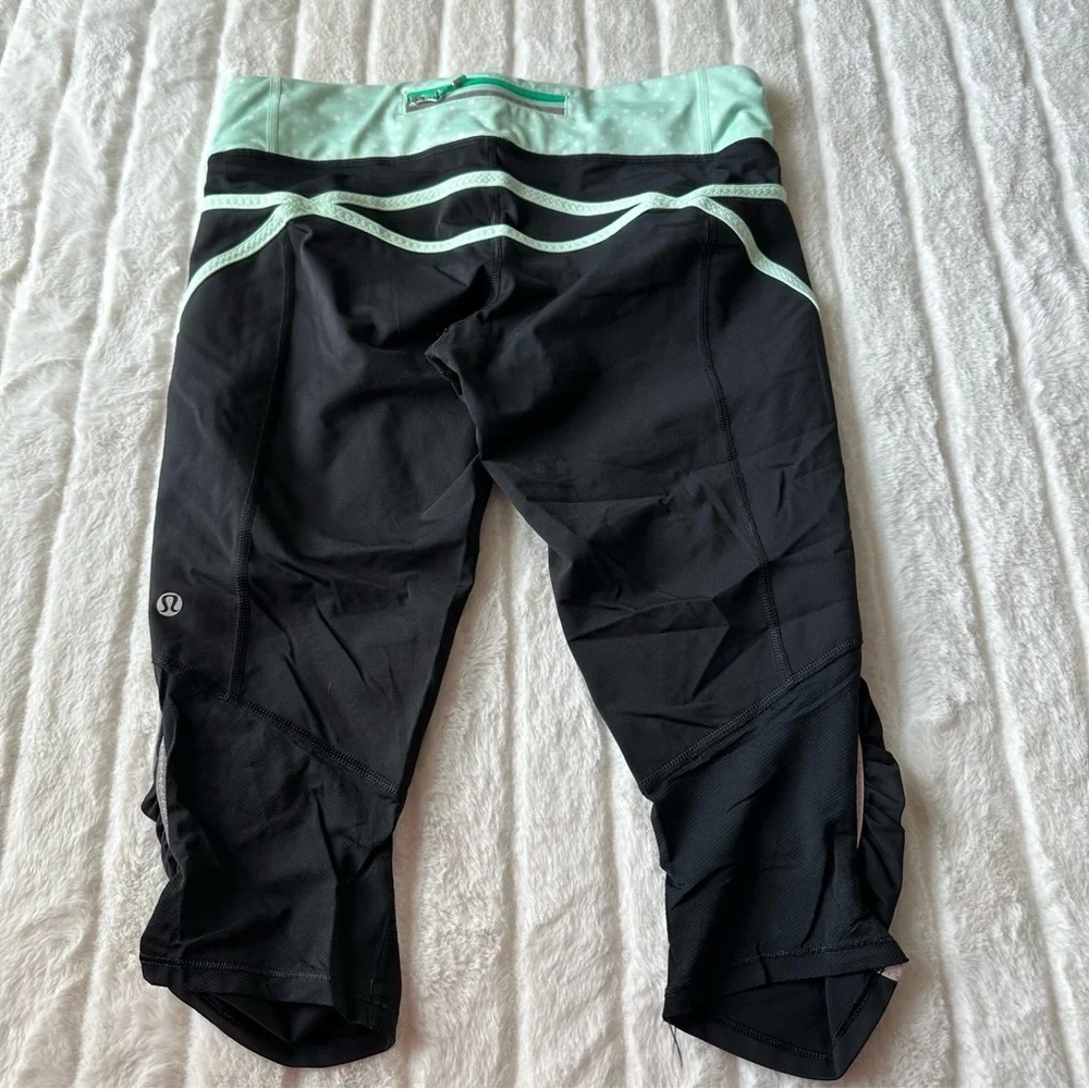 (0088) Lululemon Cropped Pants Size 8 - Picture 3 of 7